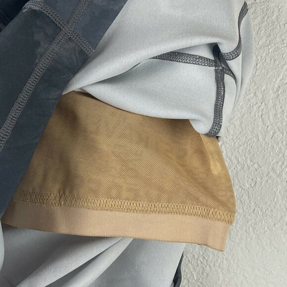 Lululemon Tank Top Women's Sz 4 Scoop Neck Racerback Athletic Workout Gray/Black - Picture 10 of 11